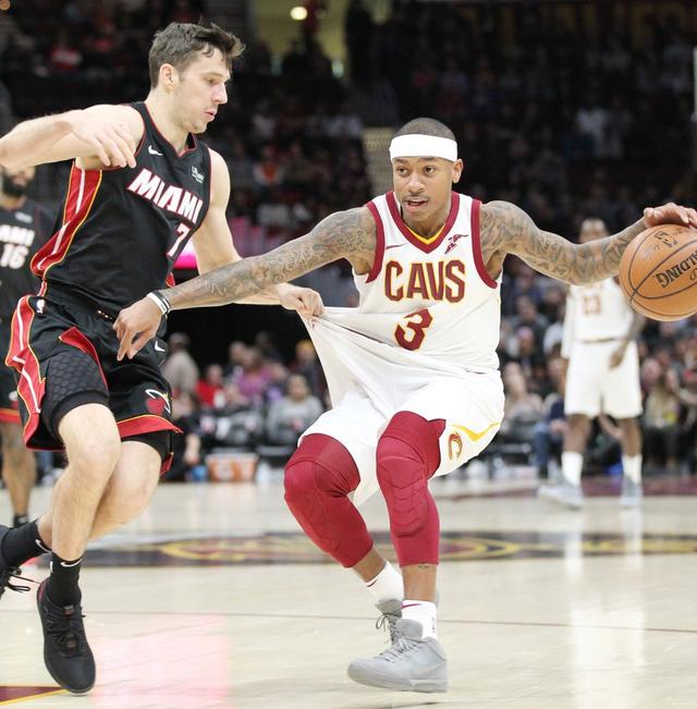 球员之间因 球员之间因