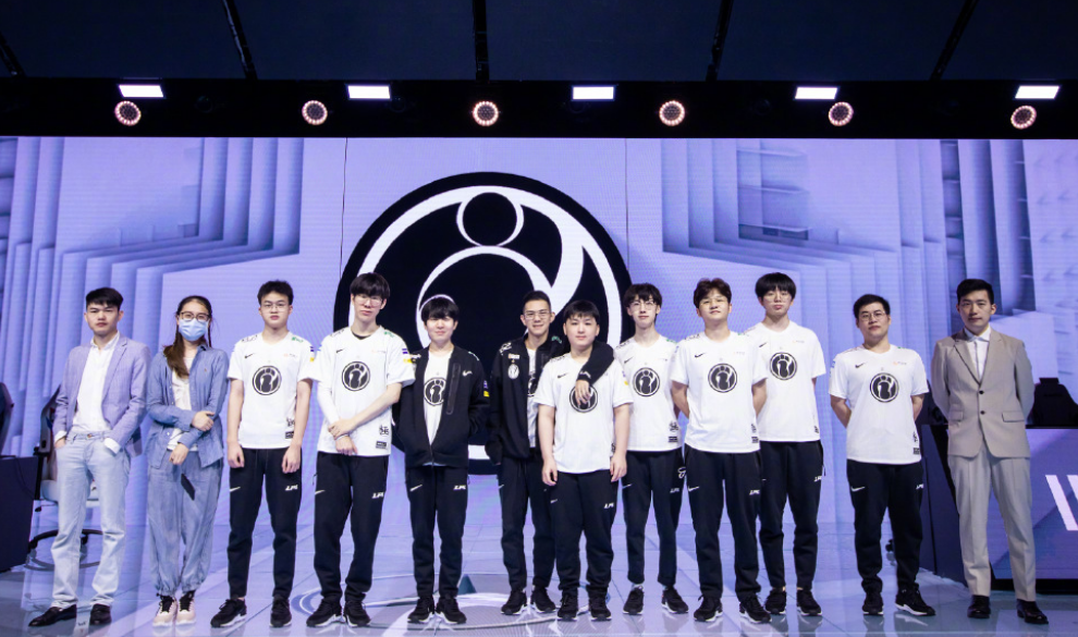 以其悠久的 以其悠久的